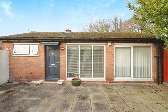 3 Bedroom End Of Terrace House For Sale In Leighton Place, Sheffield, South Yorkshire, S14