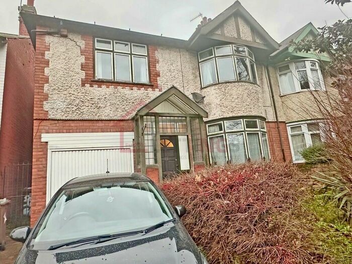 5 Bedroom Semi-Detached House To Rent In Gregory Boulevard, NG7