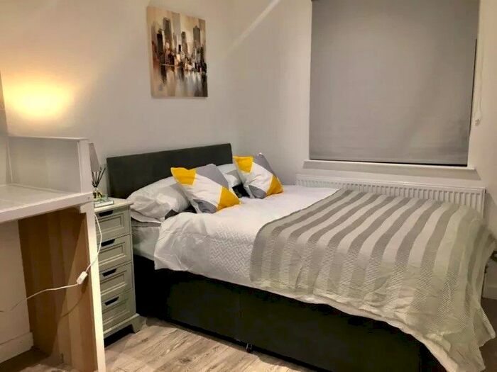 Studio To Rent In Mitcham Road, Croydon, Surrey, CR0