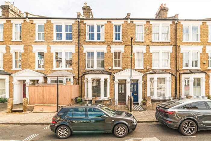 4 Bedroom Property For Sale In Tradescant Road, Stockwell, SW8