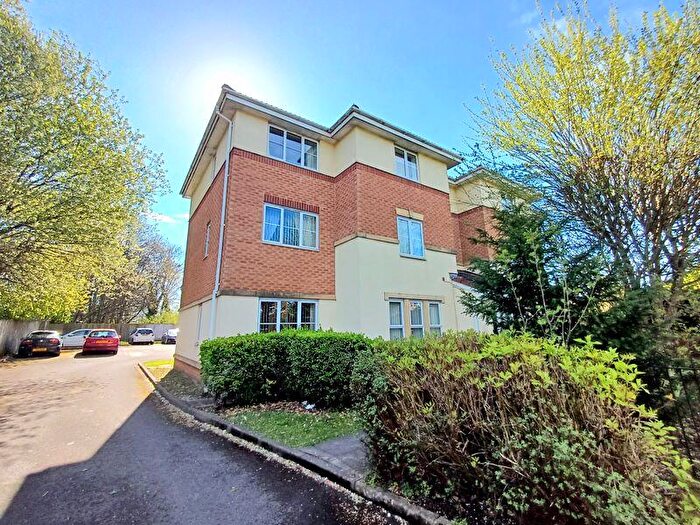 2 Bedroom Flat For Sale In Newsham Road, Stockport, SK3