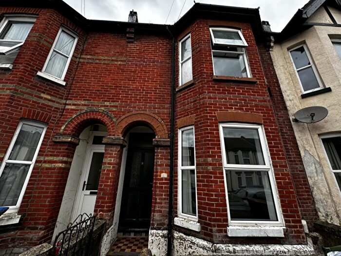 4 Bedroom House To Rent In Thackeray Road, SO17