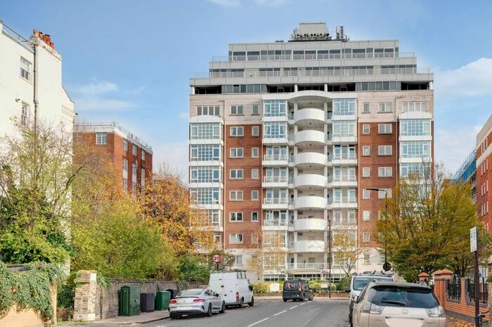 3 Bedroom Flat To Rent In Abbey Road, London, NW8