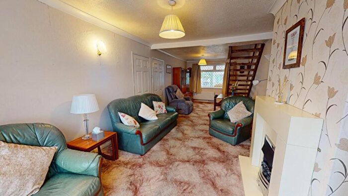 3 Bedroom Semi-Detached Bungalow For Sale In Charnwood Avenue, Westone, Northampton, NN3