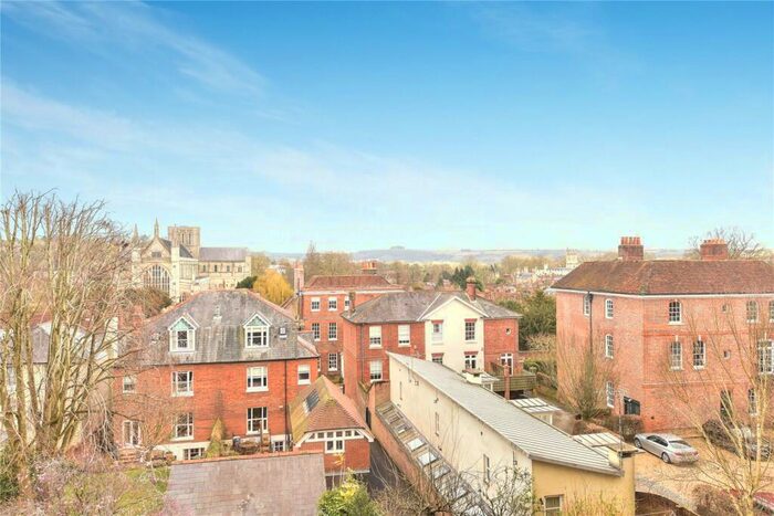 2 Bedroom Apartment To Rent In Southgate Street, Winchester, Hampshire, SO23