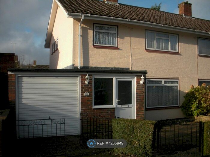 3 Bedroom Semi-Detached House To Rent In Heron Close, Crawley RH11