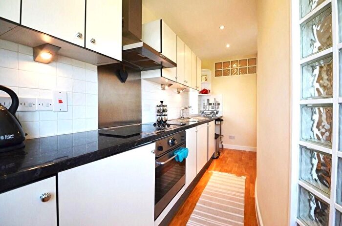 1 Bedroom Flat To Rent In Heatherden House, Iver, Buckinghamshire, SL0