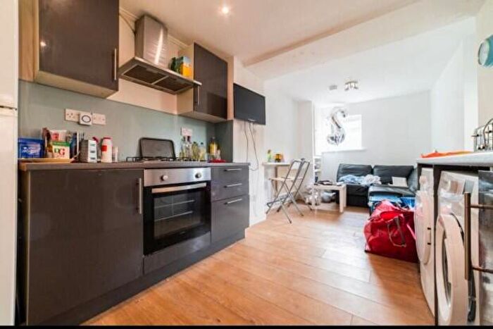 4 Bedroom Terraced House To Rent In Merthyr Street Cardiff, CF24