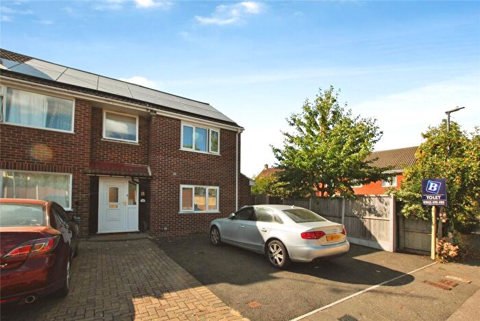 2 Bedroom End Of Terrace House To Rent In Gloucester Avenue, Chelmsford, Essex, CM2