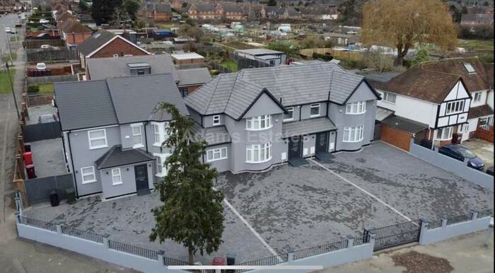 6 Bedroom Semi-Detached House To Rent In Basingstoke Road, Reading, RG2