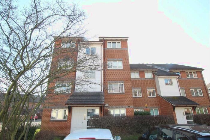 1 Bedroom Flat To Rent In Goodwin Close, London, SE16