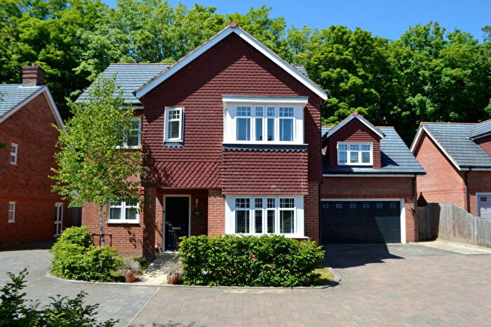 5 Bedroom Detached House For Sale In Paddock End, Woolton Hill, Newbury, RG20