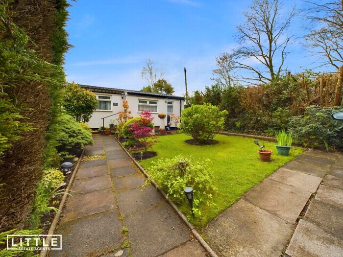 2 Bedroom Park Home For Sale In North Front, Halsnead Park, L35