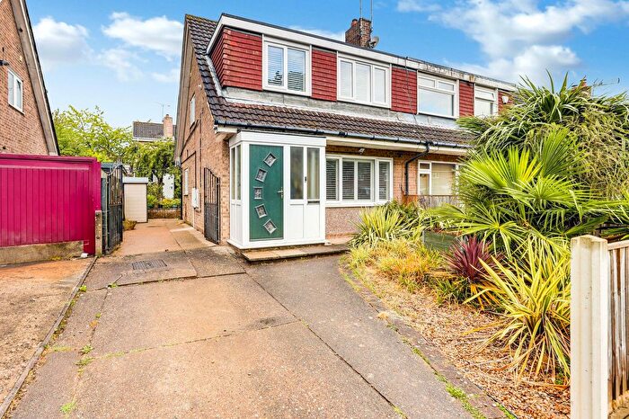 3 Bedroom Semi Detached House For Sale In Irwin Drive, Nottingham, NG6
