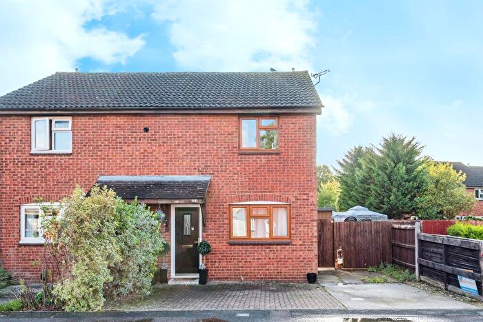 3 Bedroom Semi-Detached House For Sale In Norris Close, Abingdon, OX14