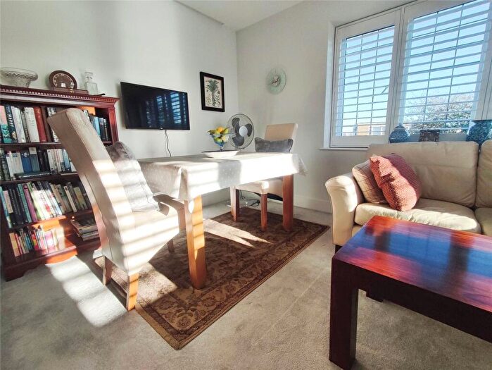 2 Bedroom Apartment For Sale In Woodlands Avenue, Rustington, Littlehampton, BN16