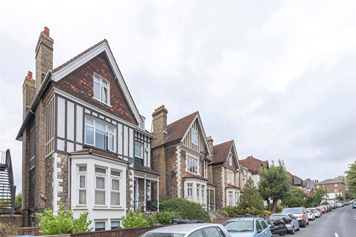 1 Bedroom Flat To Rent In Gatestone Road, London, SE19
