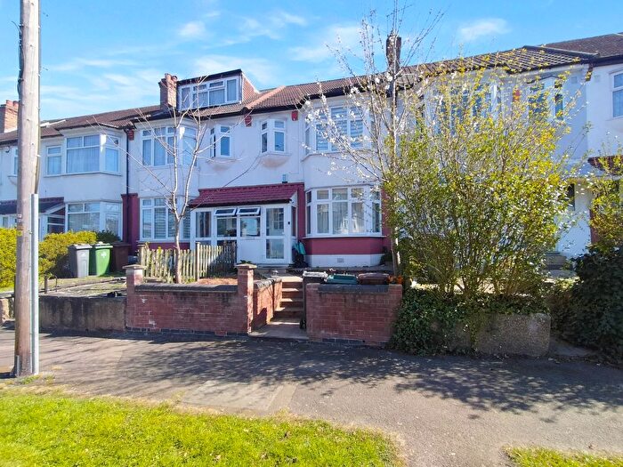3 Bedroom Property To Rent In Hale End Road, Walthamstow, E17