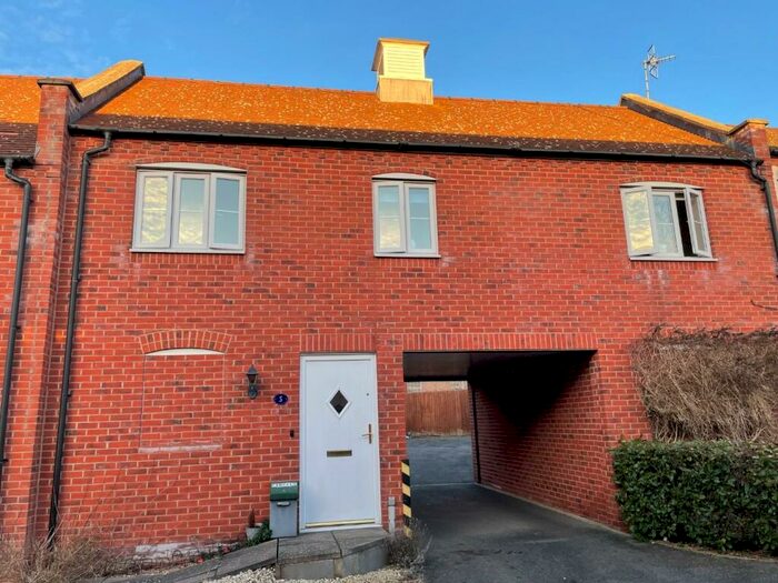 2 Bedroom Maisonette To Rent In Griffith Close, Stratford-upon-Avon, CV37