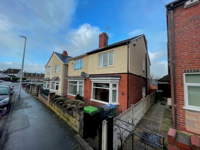 2 Bedroom House To Rent In Cradley Heath, West Midlands, B64