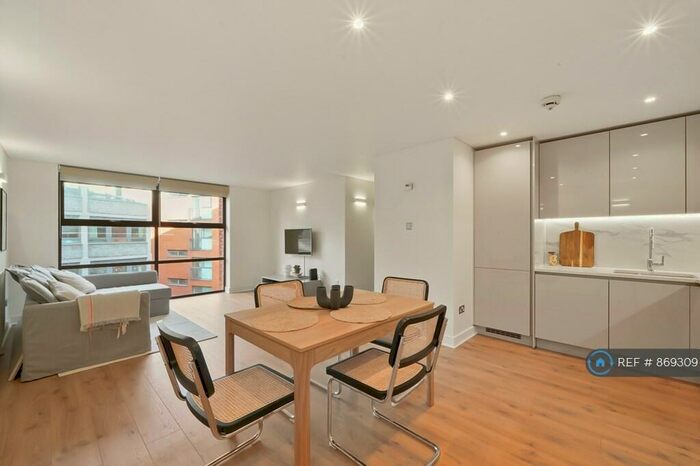 2 Bedroom Flat To Rent In City Pavilion, London, EC1M