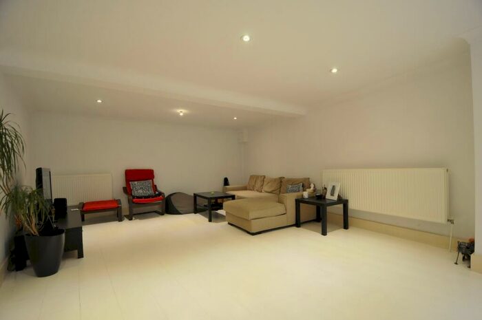 1 Bedroom Flat To Rent In Humber Road, Blackheath, SE3
