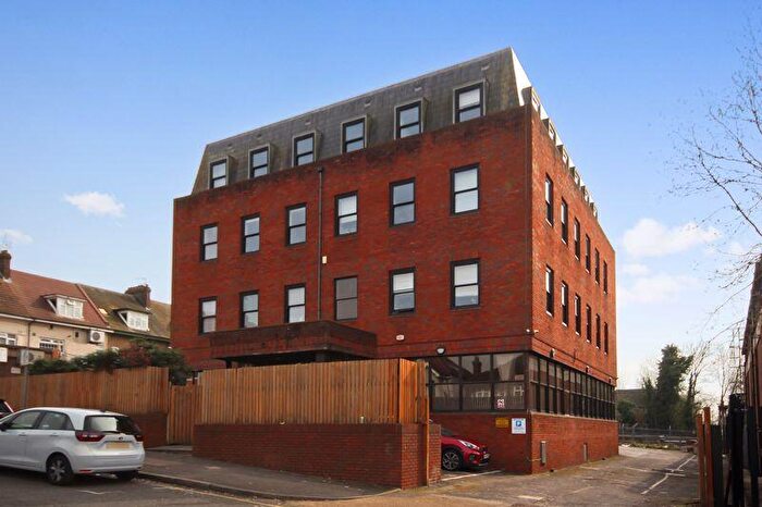 1 Bedroom Apartment For Sale In Cavendish Avenue, Harrow, HA1