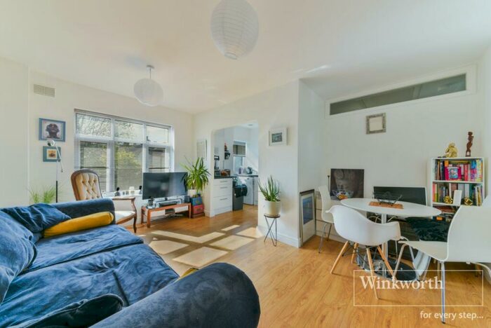 2 Bedroom Apartment To Rent In Croydon Road, Beckenham, BR3