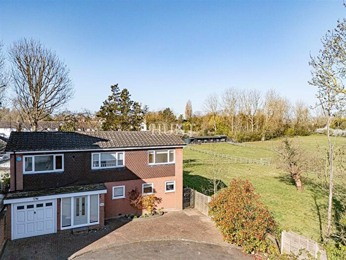 4 Bedroom Detached House To Rent In Willowmead, Chigwell, IG7