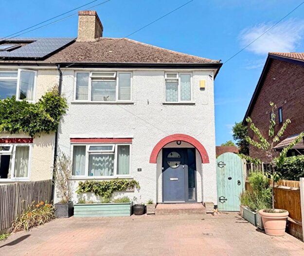 4 Bedroom Semi-Detached House For Sale In Read Road, Ashtead, KT21