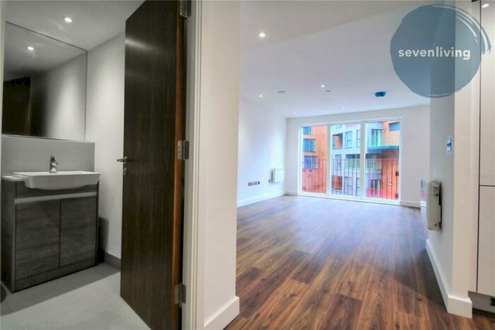 Apartment To Rent In The Grand Exchange, Market Street, Bracknell, Berkshire, RG12