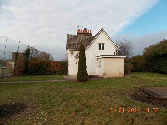 3 Bedroom Semi-Detached House To Rent In Robin Hood Way, London, SW15