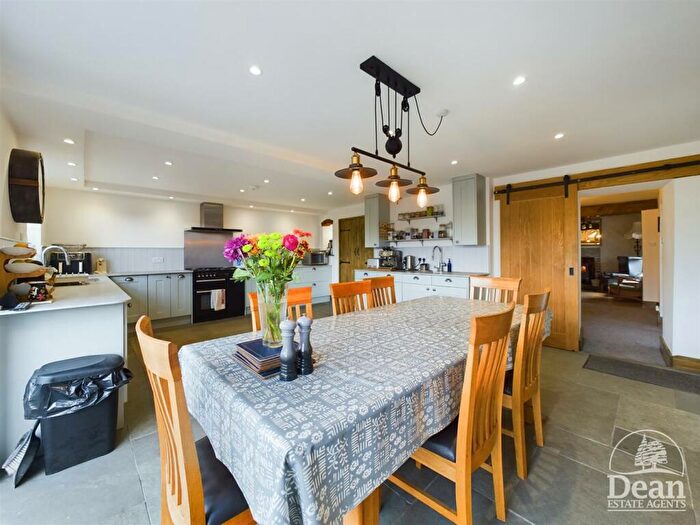 4 Bedroom Detached House For Sale In Staunton Road, Coleford, GL16