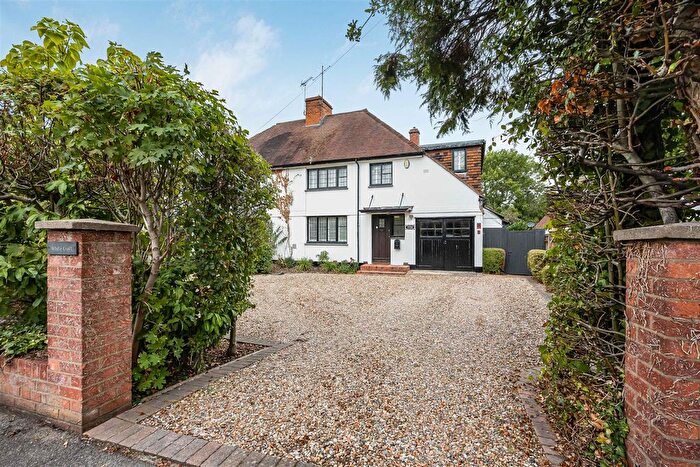 4 Bedroom Semi-Detached House For Sale In Bath Road, Sonning, Reading, RG4