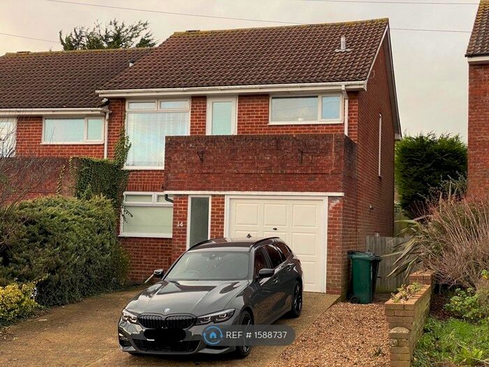 3 Bedroom End Of Terrace House To Rent In Sandringham Drive, Hove, BN3