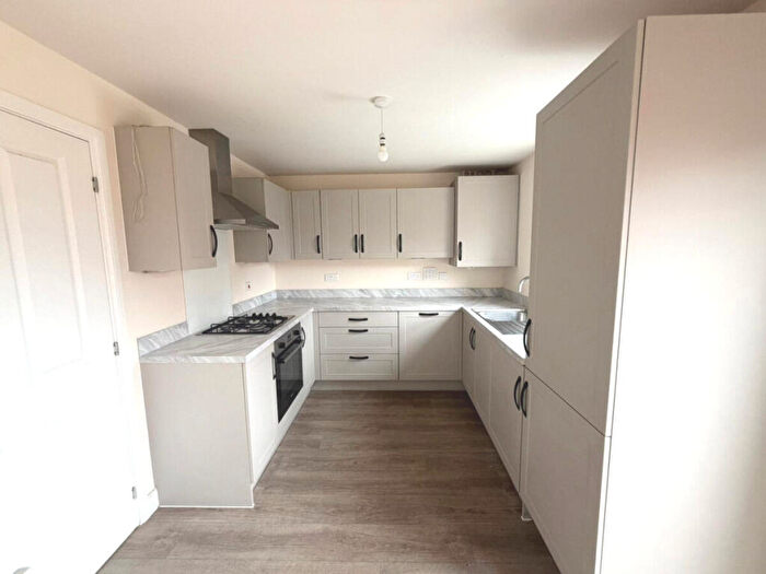 3 Bedroom Semi-Detached House For Sale In Herald Street, Aylesbury, HP22