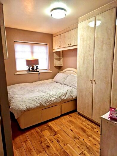 2 Bedroom End Of Terrace House To Rent In Cheshire Close, London, E17