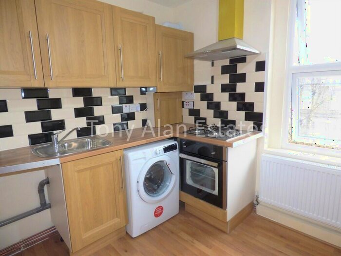 Studio To Rent In Tabley Road, London, N7