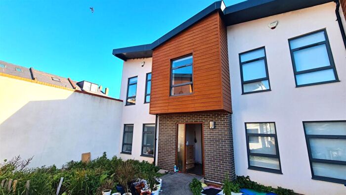 2 Bedroom End Of Terrace House For Sale In Homelink Terrace, Thorold Road, Wood Green, N2