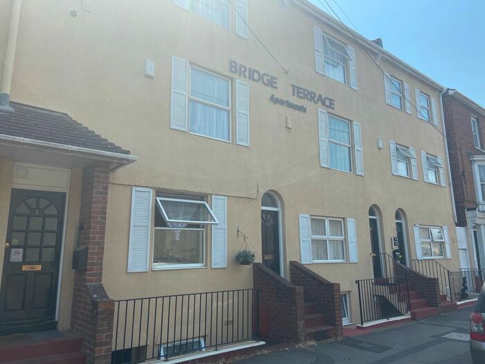 1 Bedroom Flat To Rent In Bridge Terrace, Albert Road South, Ocean Village, Southampton, SO14
