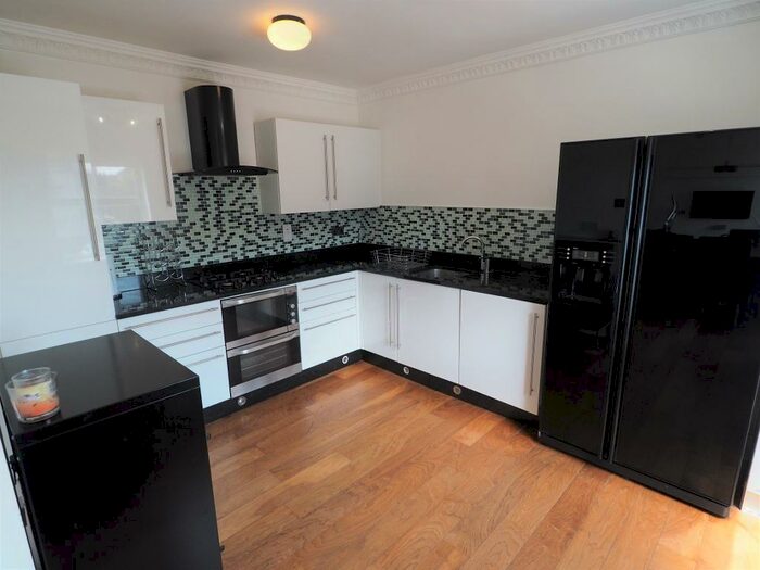 2 Bedroom Apartment To Rent In South Bridge Road, Victoria Dock, Hull, HU9