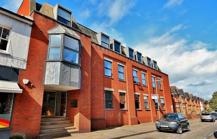 1 Bedroom Flat To Rent In Minorca Road, Weybridge KT13