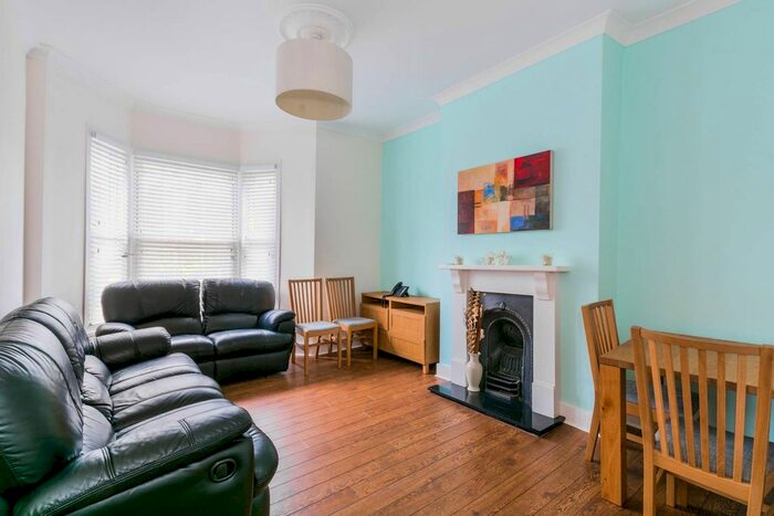 1 Bedroom Maisonette To Rent In Earlham Grove, Forest Gate, London, E7