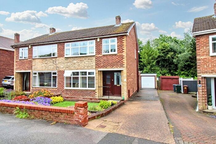 3 Bedroom Semi-Detached House For Sale In St. Pauls Parade, Ardsley, Barnsley, S71