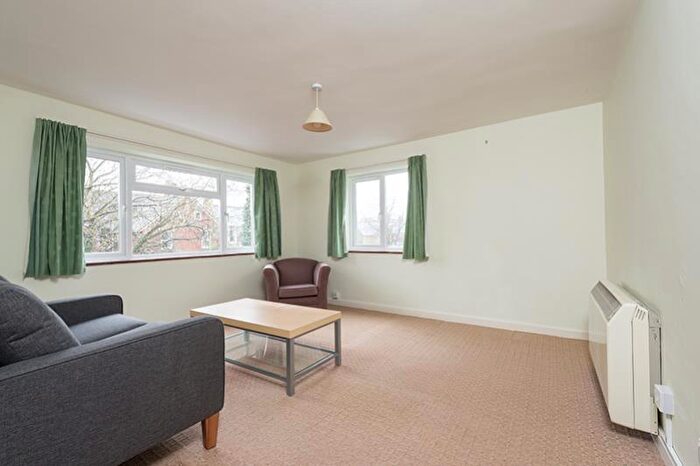 1 Bedroom Apartment To Rent In Kenilworth Avenue, Oxford, OX4