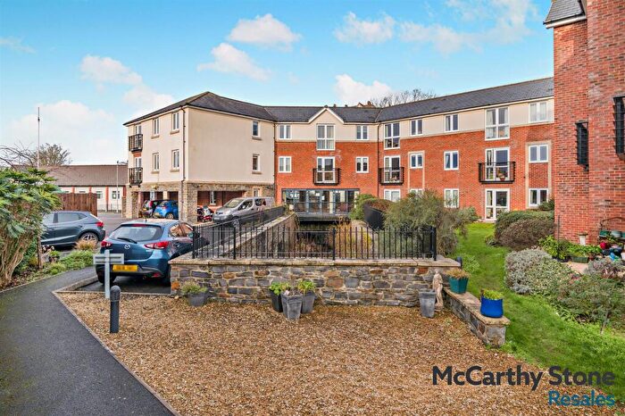2 Bedroom Apartment For Sale In Coleridge Court, Clevedon, BS21