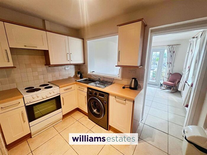 2 Bedroom Detached Bungalow For Sale In The Links, Gwernaffield, CH7