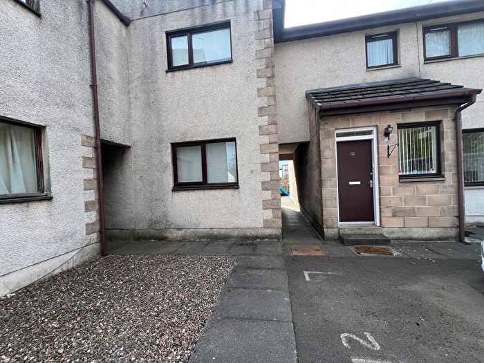 2 Bedroom Flat To Rent In New Street, Kilmarnock, KA1