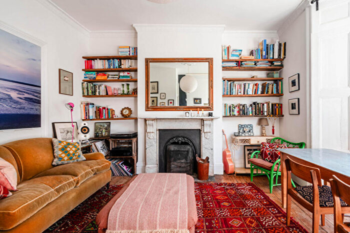 1 Bedroom Flat For Sale In St. Mark's Rise, E8
