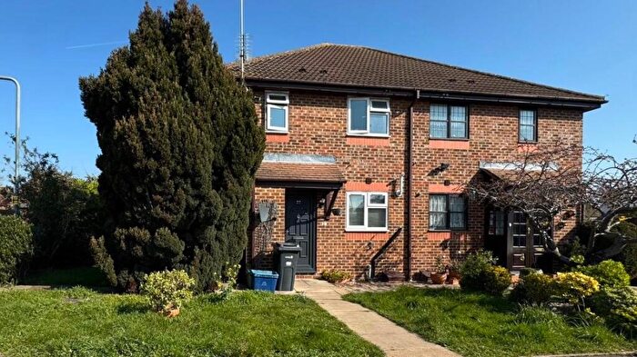 1 Bedroom Semi Detached House For Sale In Cumberland Close, Barkingside, IG6